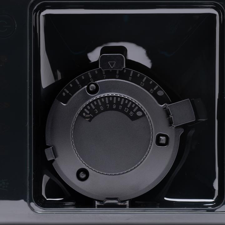 Produktbild Tornado Kaffeevollautomat TCM-9008A-GS / Gold auf Schwarz