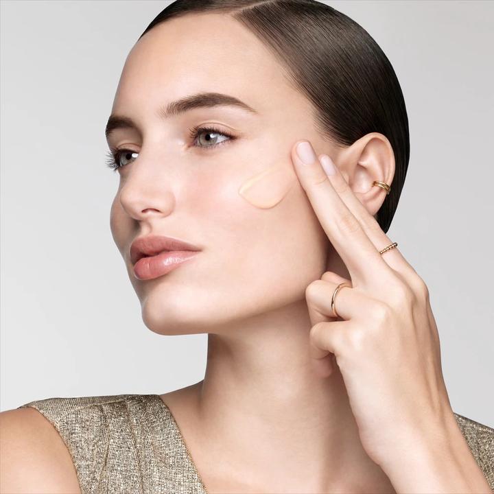 Actual product image Lancaster Golden Lift Tightening Serum (30 ml)