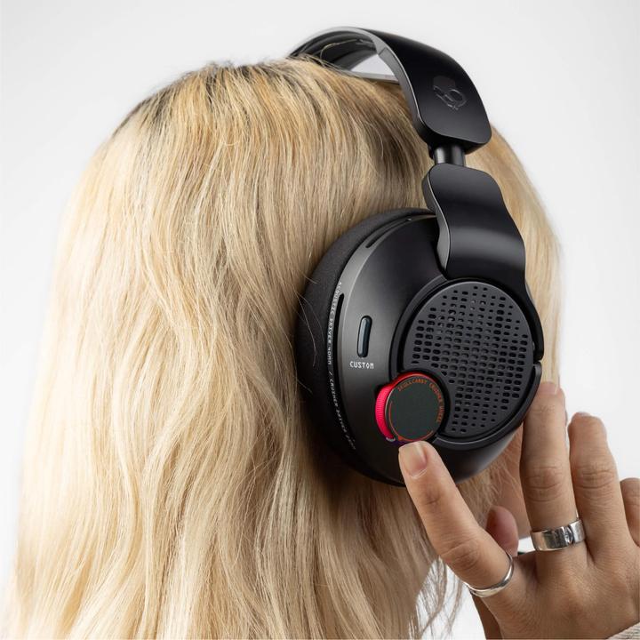 Actual product image Skullcandy Crusher Plyr 720 Wireless Gaming Headphones, black (Cable, Wireless)