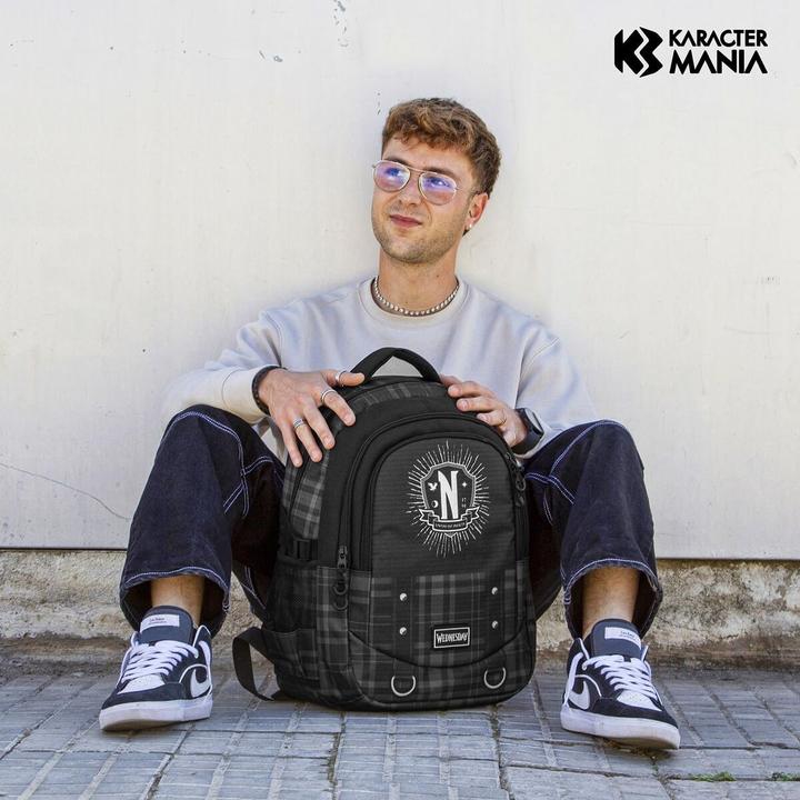 Image du produit Karactermania Wednesday sac à dos Chains (32 l)