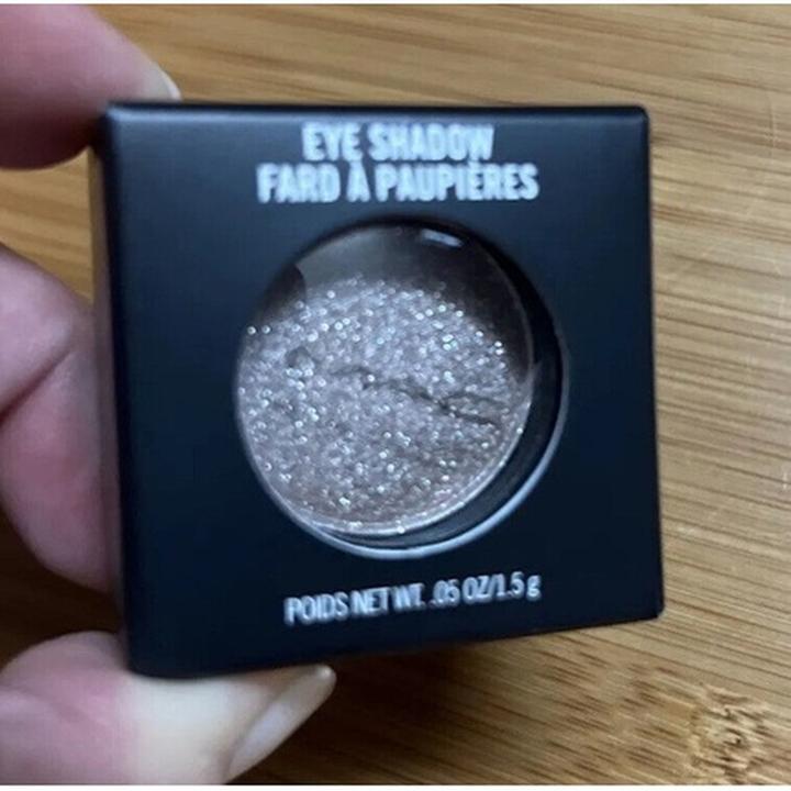 Produktbild MAC Cosmetics Eye Shadow (L.E.S. Artiste)