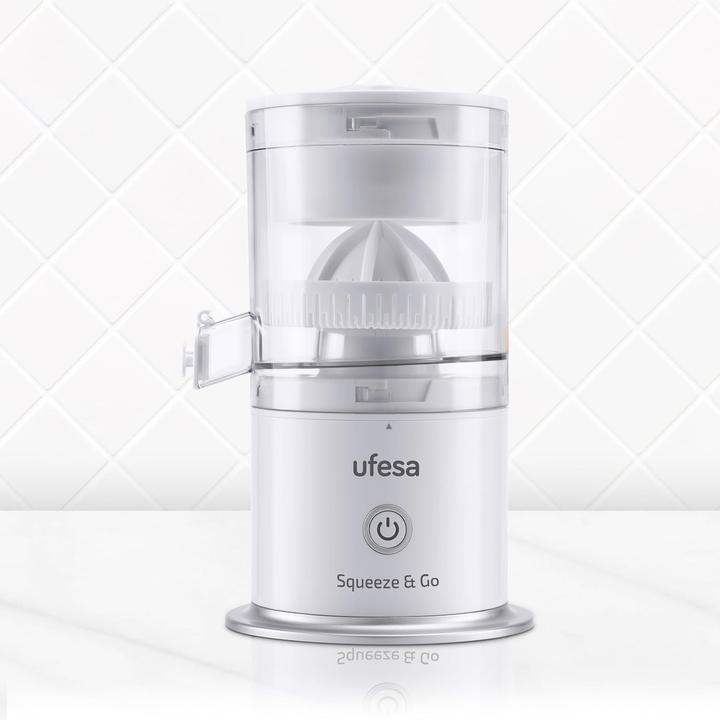 Actual product image Ufesa Squeeze&Go Rechargeable Juicer 30 USB Uses