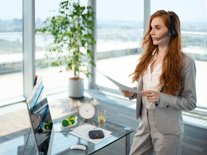 Produktbild Philips SpeechOne Diktier-Headset (drahtlos) mit Fernbedienung (PSM6500)