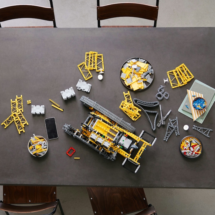 Produktbild LEGO Liebherr LR 13000 Raupenkran (42146, LEGO Technic)