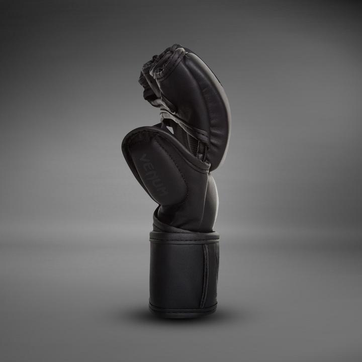 Image du produit Venum Challenger 2.0 MMA (4 OZ, L, XL)