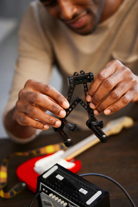 Produktbild LEGO Fender Stratocaster (21329, LEGO Ideas, LEGO Seltene Sets)