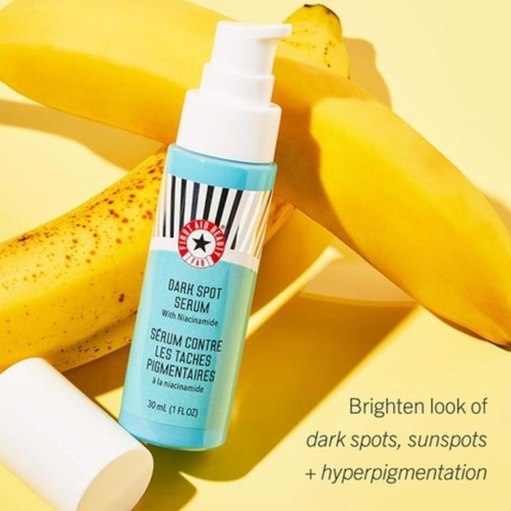 Immagine prodotto First Aid Beauty Siero per macchie scure con Niacinamide - Schiarisce le macchie scure
