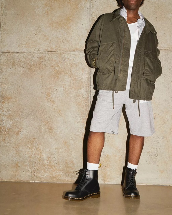 Actual product image Dr. Martens 1460 Smooth (43)
