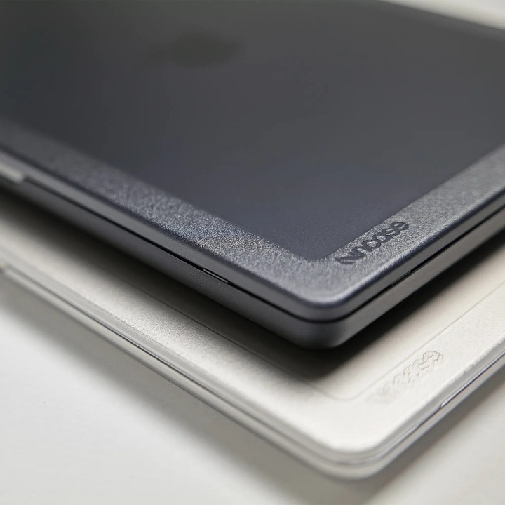 Immagine prodotto Incase Hard Shell Case (16", Apple)
