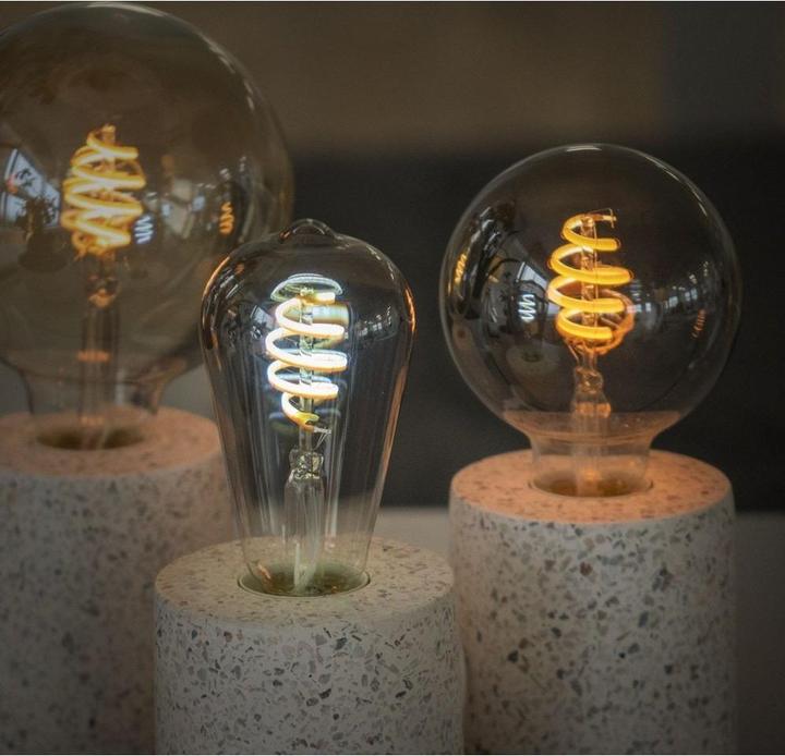 Actual product image Hombli Filament Bulb CCT A60 (E27, 5.50 W, 300 lm, 1 x, G)