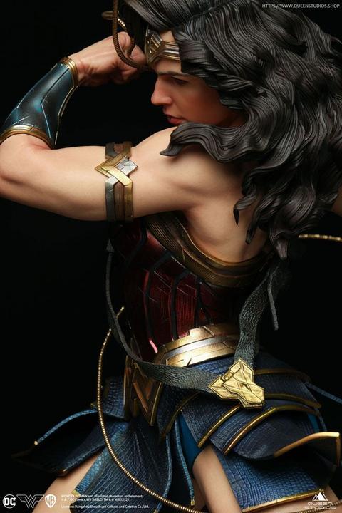 Actual product image Queen Studios Wonder Woman Comic Statuette 1/4 Wonder Woman Early Bird Version 47 cm