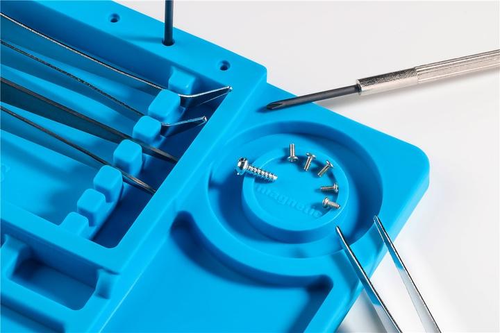 Actual product image Goobay Silicone soldering mat as a flexible work surface for safe soldering, repairs and handicrafts