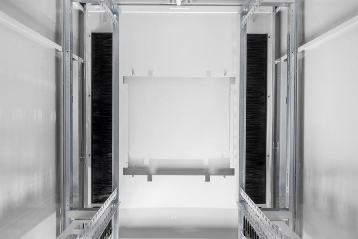 Produktbild Digitus Netzwerkschrank varioFLEX 42HE 2022x800x1000mm grau (Speditionsversand) (42 HE, 19 Zoll Rack)