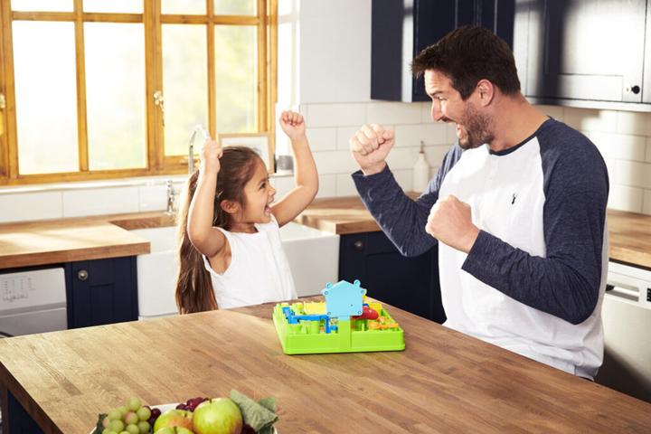 Actual product image Tomy Crazy Ball (German)