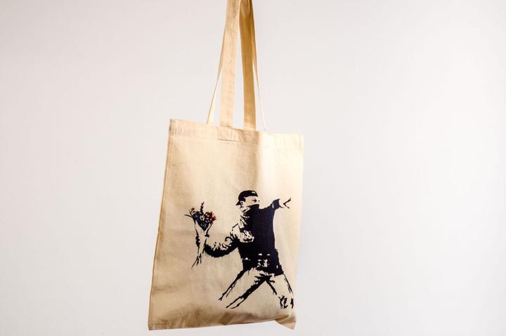 Immagine prodotto Borsa in tessuto Bansky - lanciatore di fiori