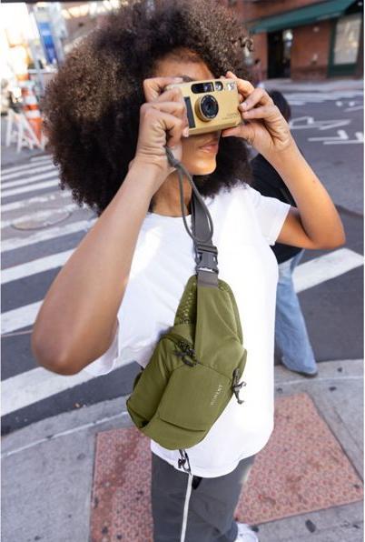 Actual product image Moment Slate Sling 4L Moss (4 l)