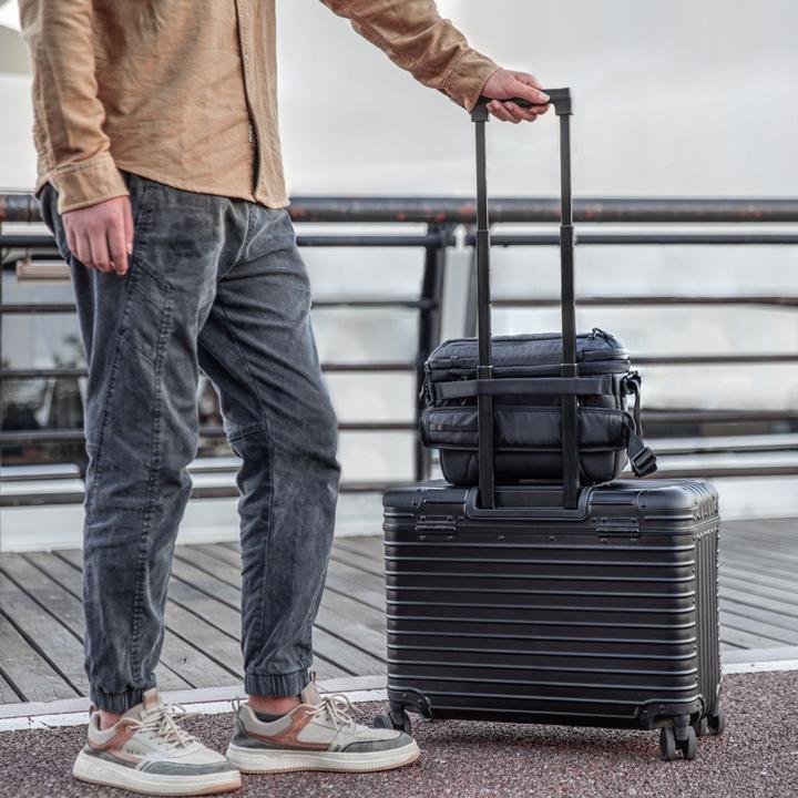 Actual product image Pgytech OneMo Sling 7L (Grey Camo) (Camera shoulder bag, 7 l)
