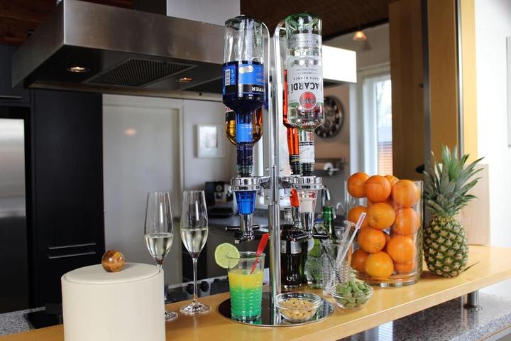 Actual product image United Entertainment Bar Butler Carousel Bottle Holder LED 4