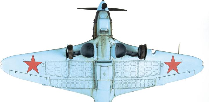 Actual product image Zvezda YAK-7 late version