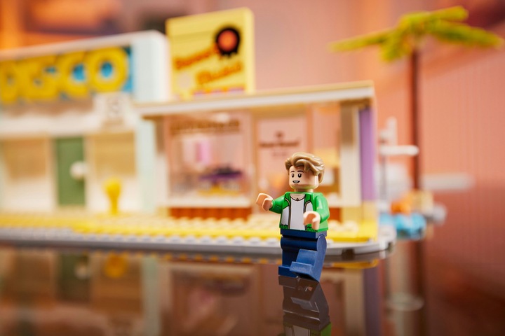 Actual product image LEGO Ideas BTS Dynamite (21339, LEGO Ideas, LEGO Rare Sets)