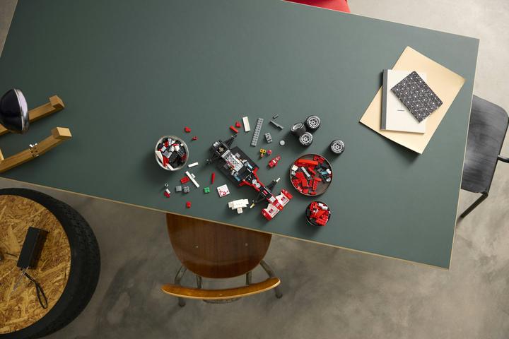 Immagine prodotto LEGO Ferrari F2004 e Michael Schumacher (11375, LEGO Icons)