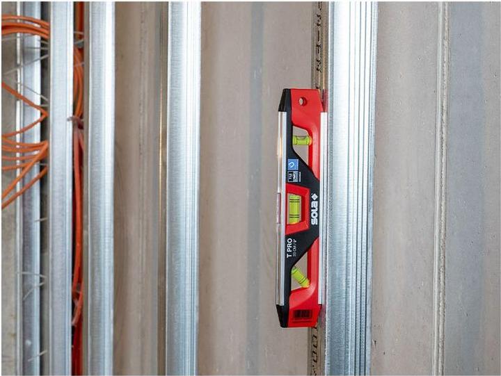 Actual product image Sola Messwerkzeuge Torpedo spirit level T PRO 23 cm aluminium/ABS plastic red/black 1 mm/m 1 mm/m (23 cm)