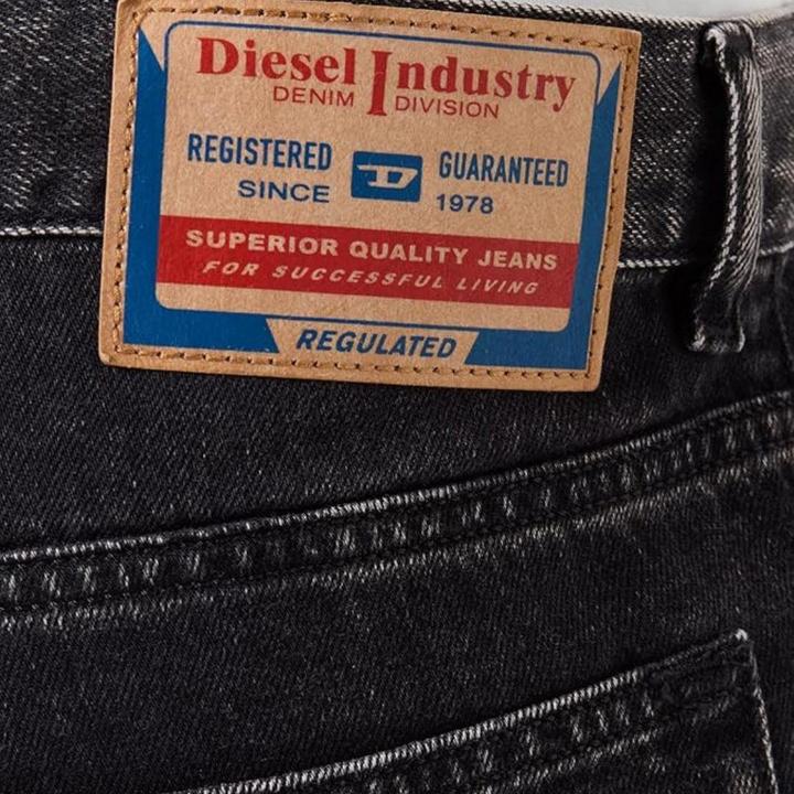 Produktbild Diesel 2023 DFinitive Jeans (36)