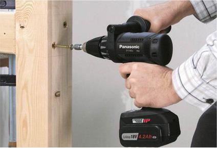 Image du produit Panasonic Perceuse-visseuse sans fil 18V avec poignée, y compris 2x5.0Ahund Ladegerät in Systainer