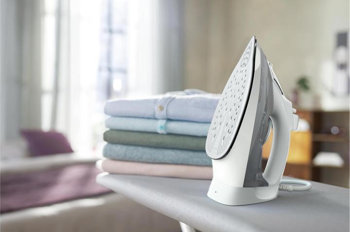 Produktbild Philips Dampfbügeleisen DST5010/11 (160 g/min)