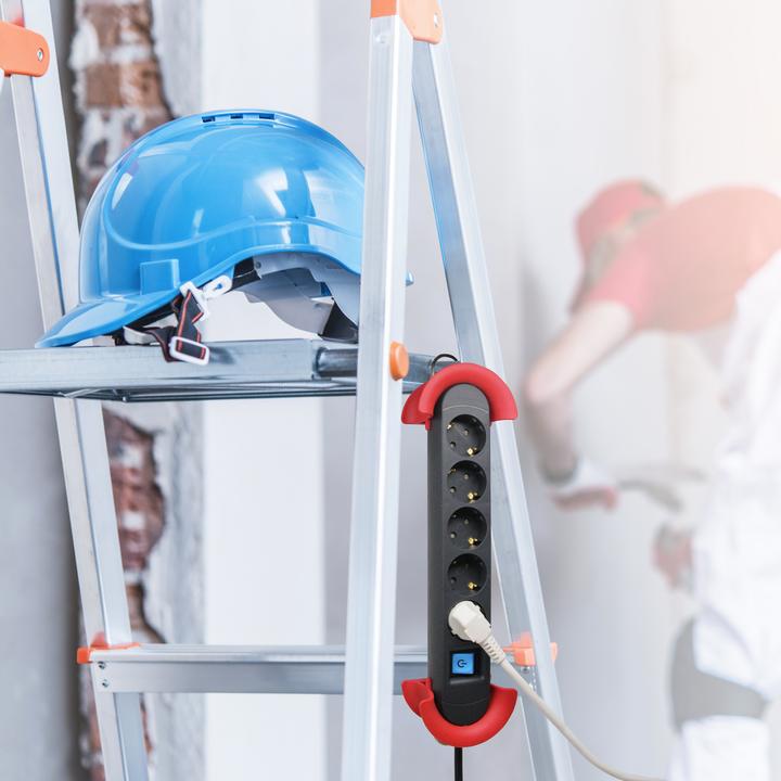 Actual product image Bachmann HOOK Indoor 5x protective contact plastic with switch 5m (5 x, CEE 7/3, 5 m)