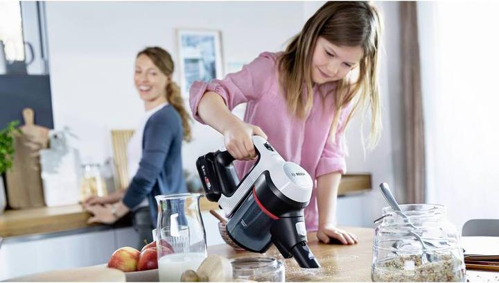 Actual product image Bosch Hausgeräte Unlimited 7 BSS711W