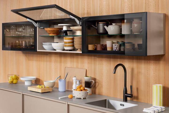 Actual product image Blum High flap AVENTOS HK top