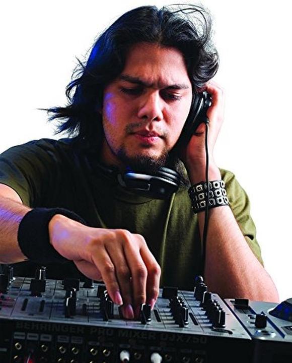 Image du produit Behringer DJX750 Professional 5 Channel DJ Mixer with Advanced Digital Effects and BPM Counter (Clubmixer)