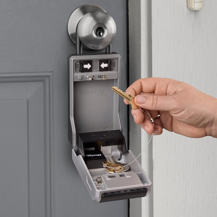 Actual product image Master Lock Key box with removable bracket 5480EURD