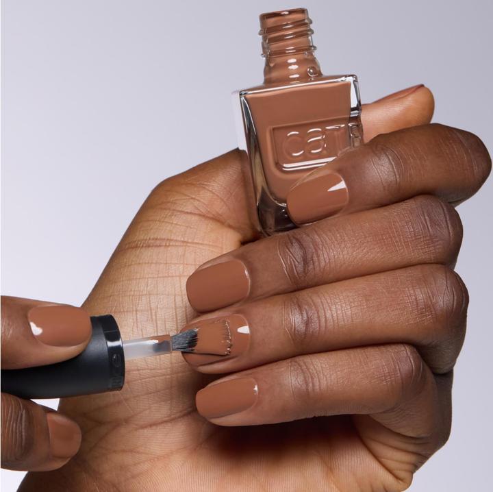 Immagine prodotto Catrice Gel Affair Nail Lacquer No. 009 Brown Long-Lasting (009 Il tuo business, Smalto per unghie effetto gel)