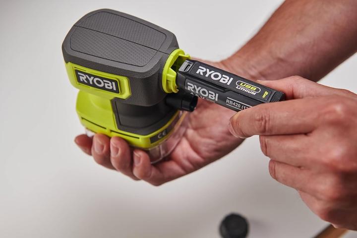 Image du produit Ryobi Mini aspirateur RDV4-0 4V (vert/noir, sans batterie ni chargeur)