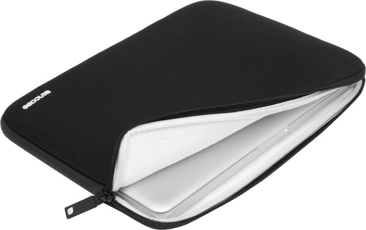 Actual product image Incase Classic (13.30", Apple)
