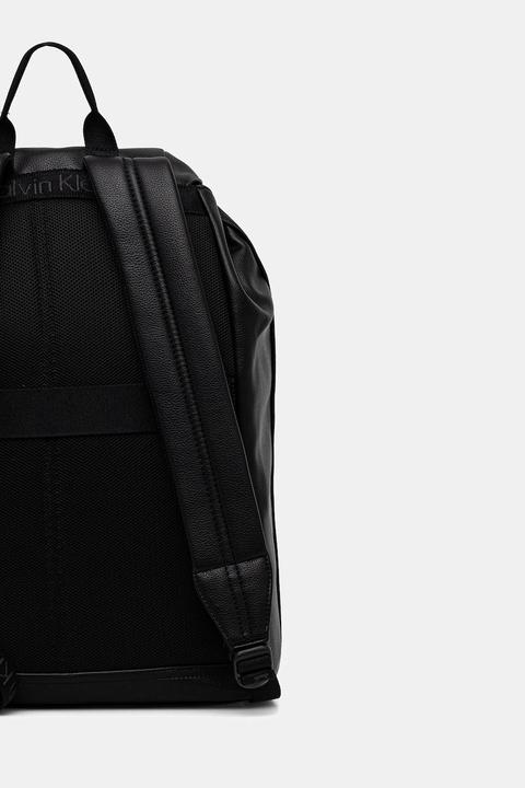 Produktbild Calvin Klein Gurtband-Klappen-Rucksack