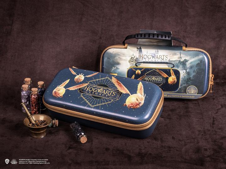 Produktbild Trade Invaders Harry Potter - XL carrying case - Hogwarts, Golden snitch (Switch, Switch Lite, Switch OLED)