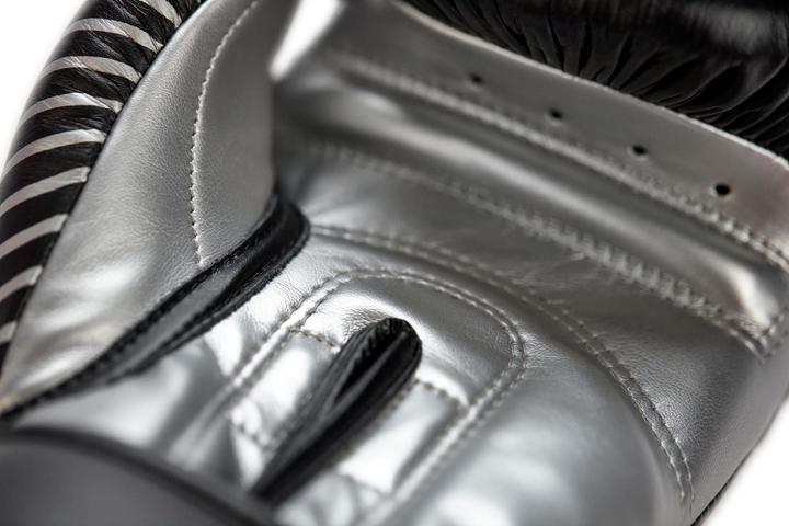 Actual product image adidas Wako Competition Boxhandschuhe (12 OZ, One size)