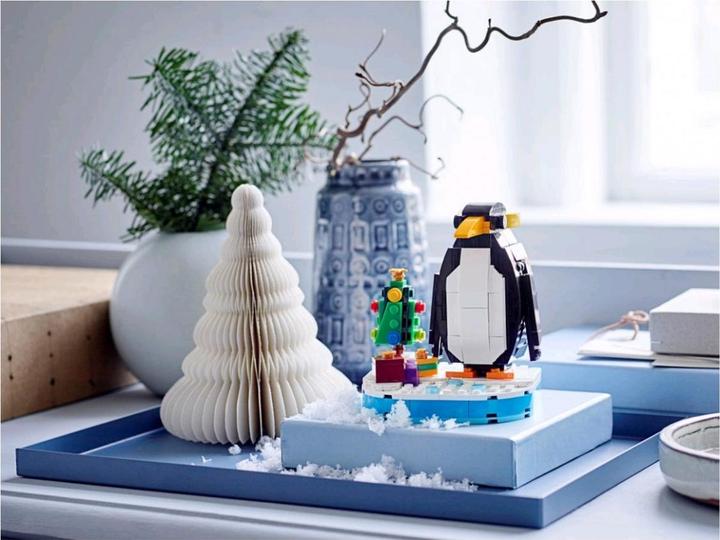 Produktbild LEGO Weihnachtspinguin (40498, LEGO Icons, LEGO Seltene Sets)