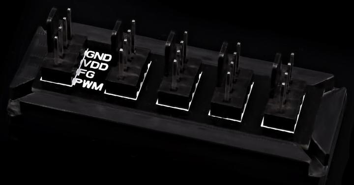 Actual product image Phobya 4Pin PWM to 4x 4Pin splitter (4 Fan)