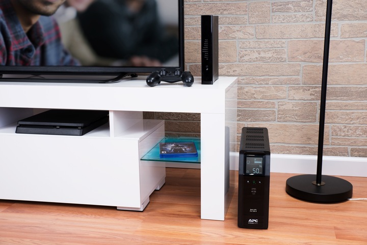 Actual product image APC BR1600SI (1600 VA, 960 W, Line-interactive UPS)