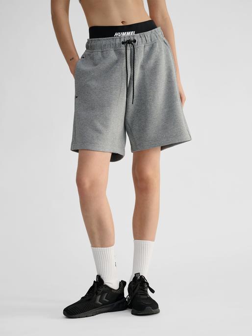 Actual product image hummel hmlTECH FLEECE SHORTS (L)