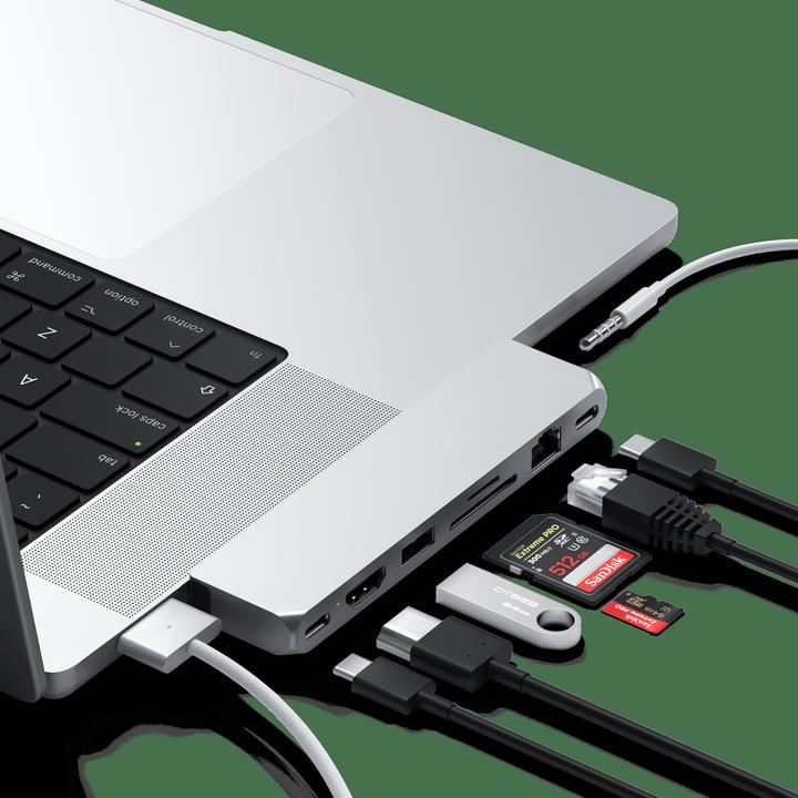 Actual product image Satechi Pro Hub Max (USB-C, 8 Ports)