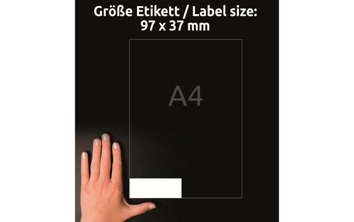 Actual product image Avery Universal labels
