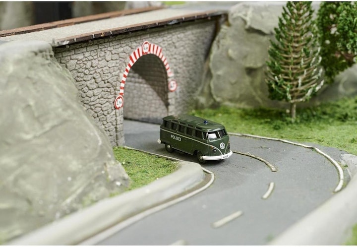 Productafbeelding Carson 1:87 VW T1 Poliz.+Maltes. Combo 2.4G LCD