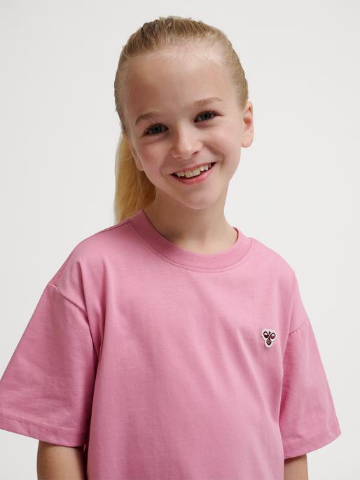 Actual product image hummel hmlJR LOOSE T-SHIRT S/S BEE (10XL, 11XL, 12XL)