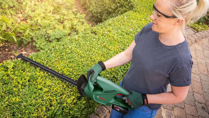 Actual product image Bosch Home & Garden EasyHedgeCut 18-45 (Rechargeable battery operated)