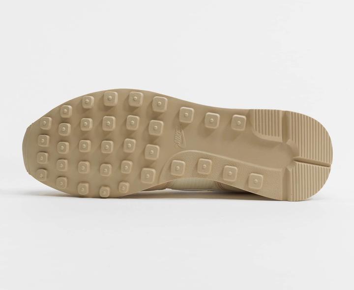 Actual product image Nike Internationalist (36)